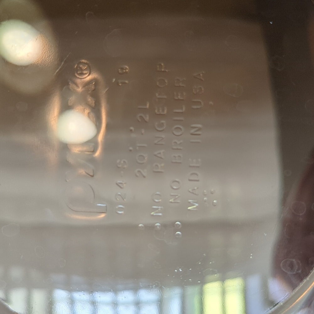 Vintage Pyrex Casserole Dish - Picture 5 of 5